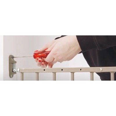Савик Перегородка-калитка Dog Barrier Gate Outdoor, 62-102 см, высота 95 см, бежево-серая, Savic